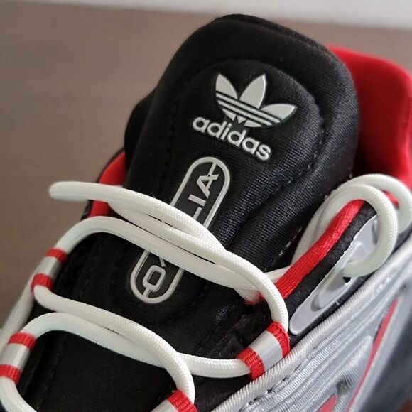 Adidas Ozelia Shoes adiPRENE cushioning lace closure textile upper hugs the foot - Picture 6 of 11